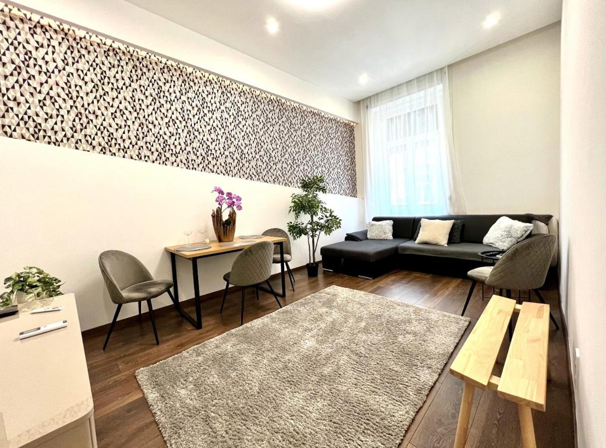 Wonderful Design Apartment In The City Centre Budapest Esterno foto
