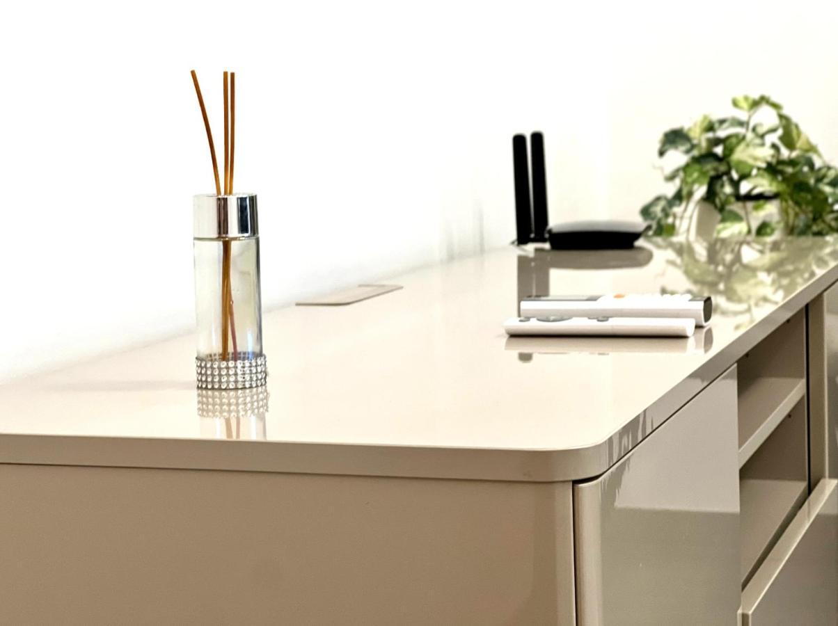 Wonderful Design Apartment In The City Centre Budapest Esterno foto